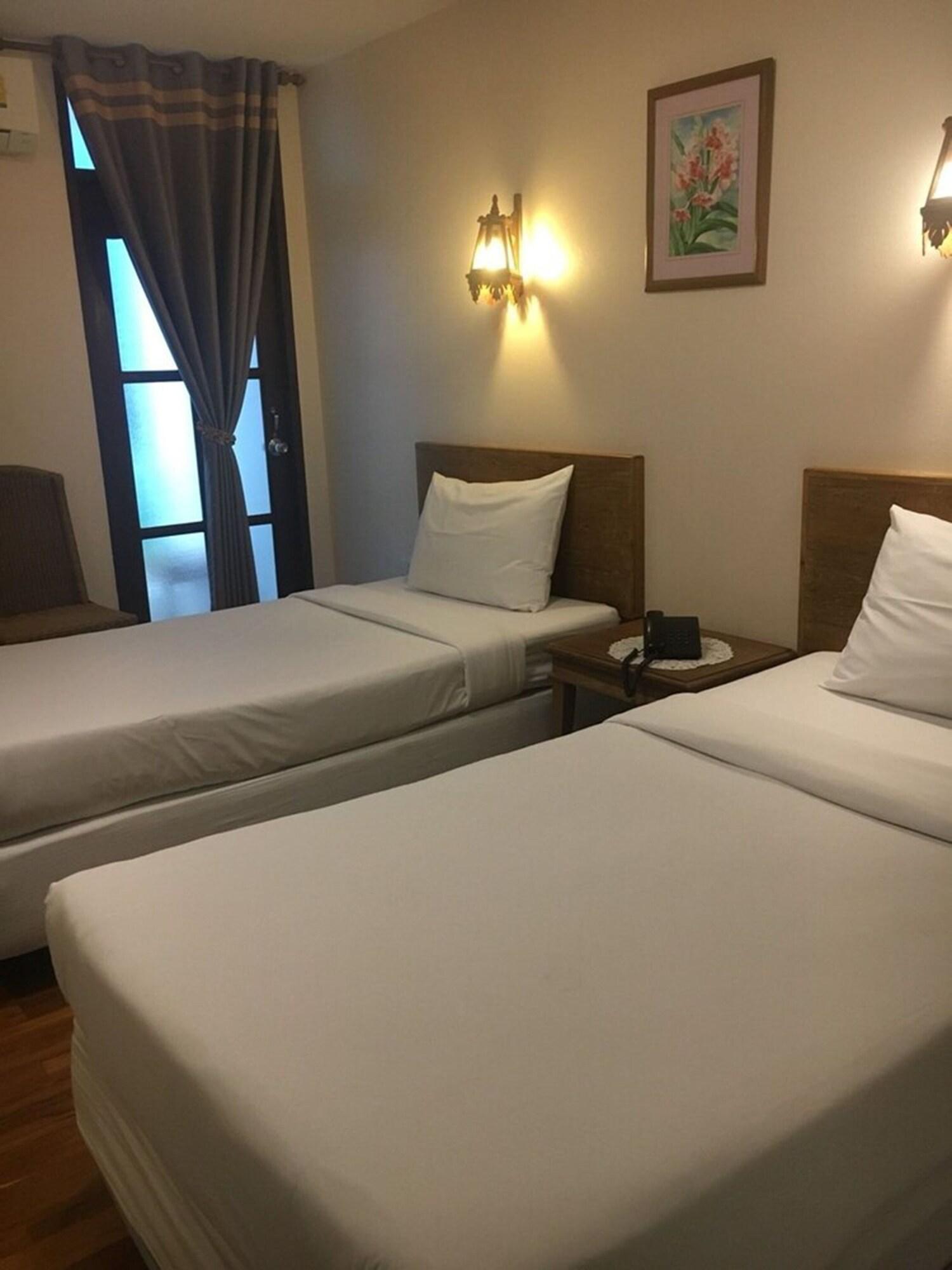 Sripat Guesthouse Sha Extra Plus Чиангмай Экстерьер фото