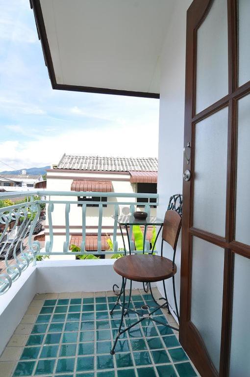 Sripat Guesthouse Sha Extra Plus Чиангмай Экстерьер фото