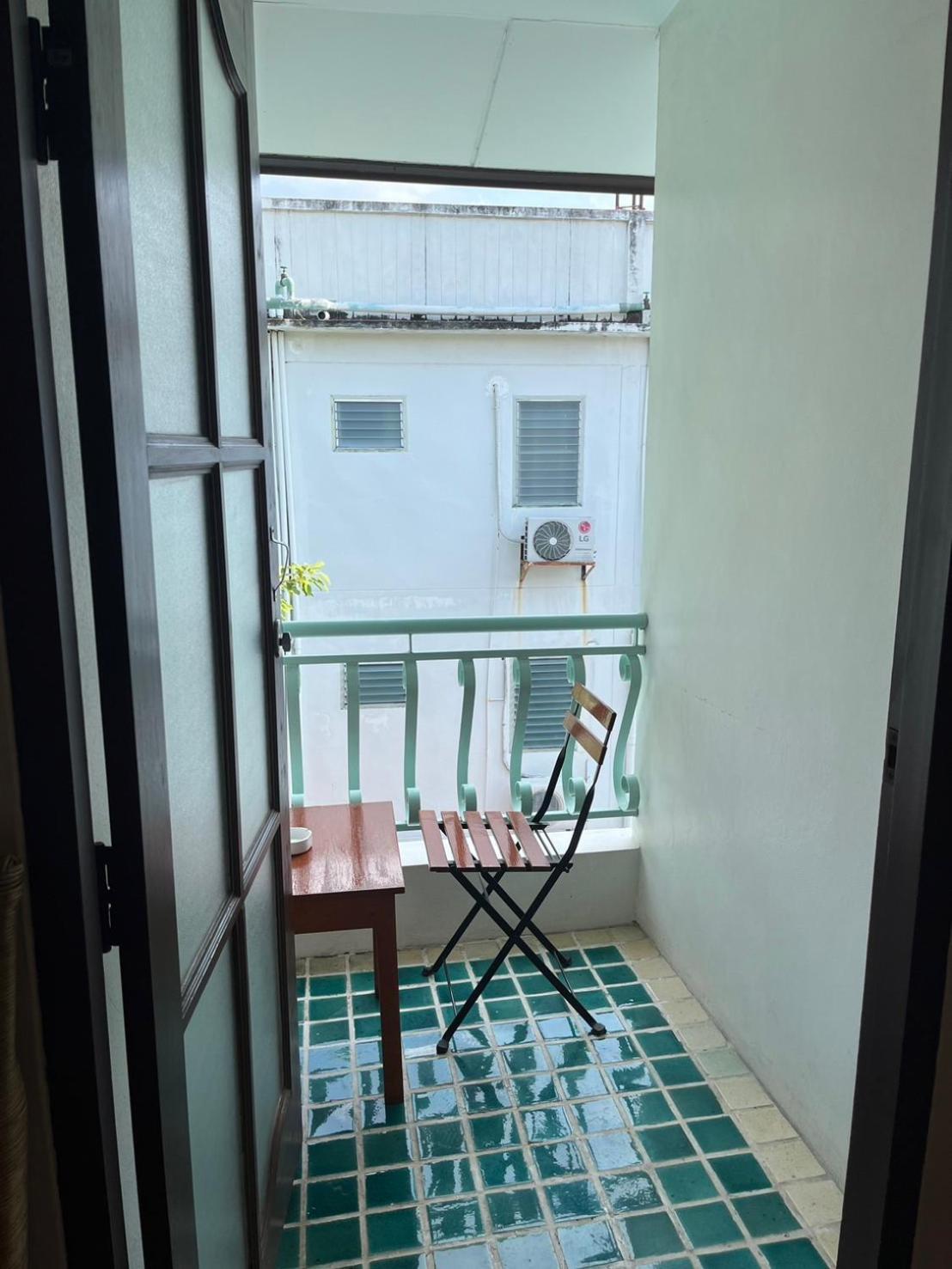 Sripat Guesthouse Sha Extra Plus Чиангмай Экстерьер фото