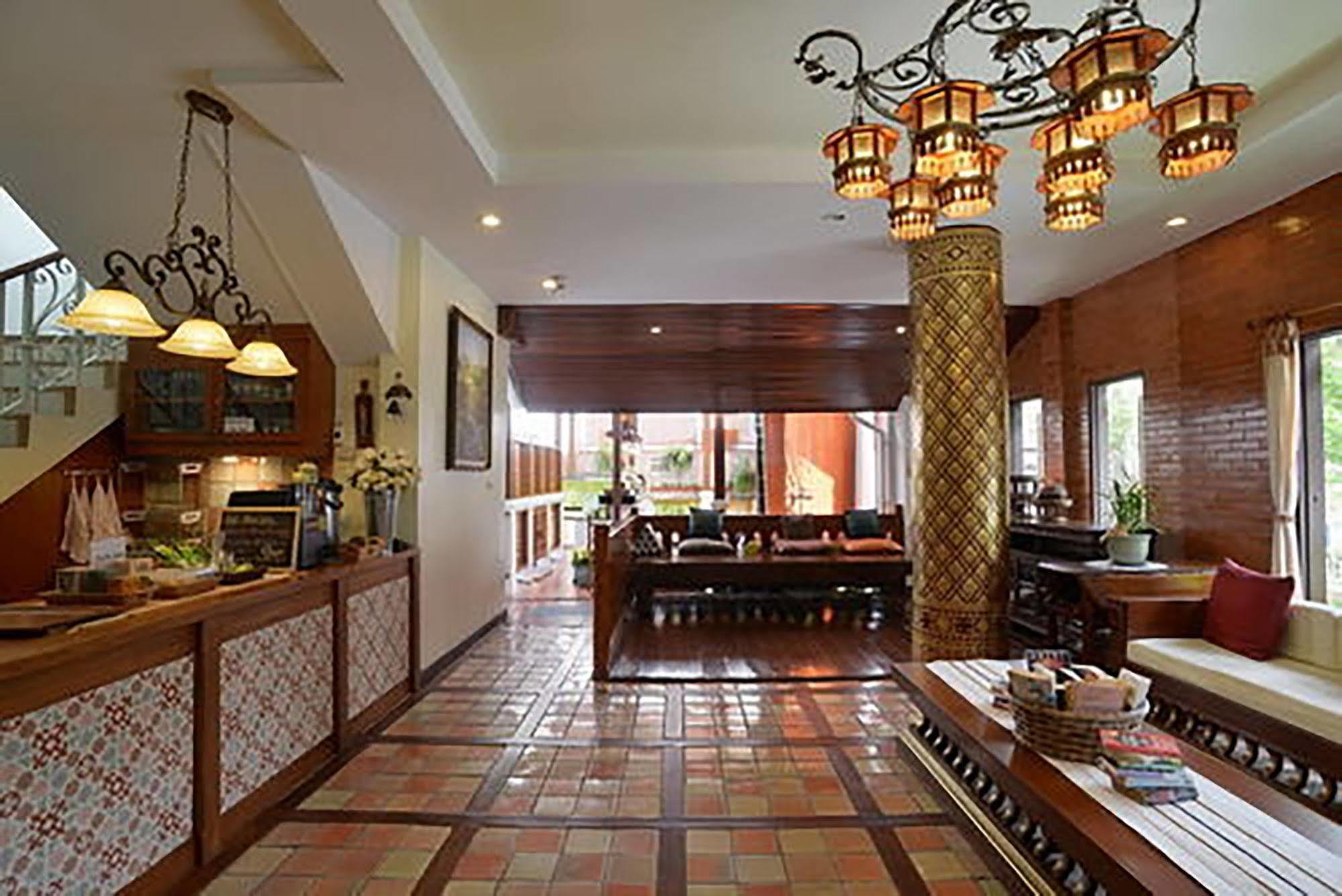 Sripat Guesthouse Sha Extra Plus Чиангмай Экстерьер фото